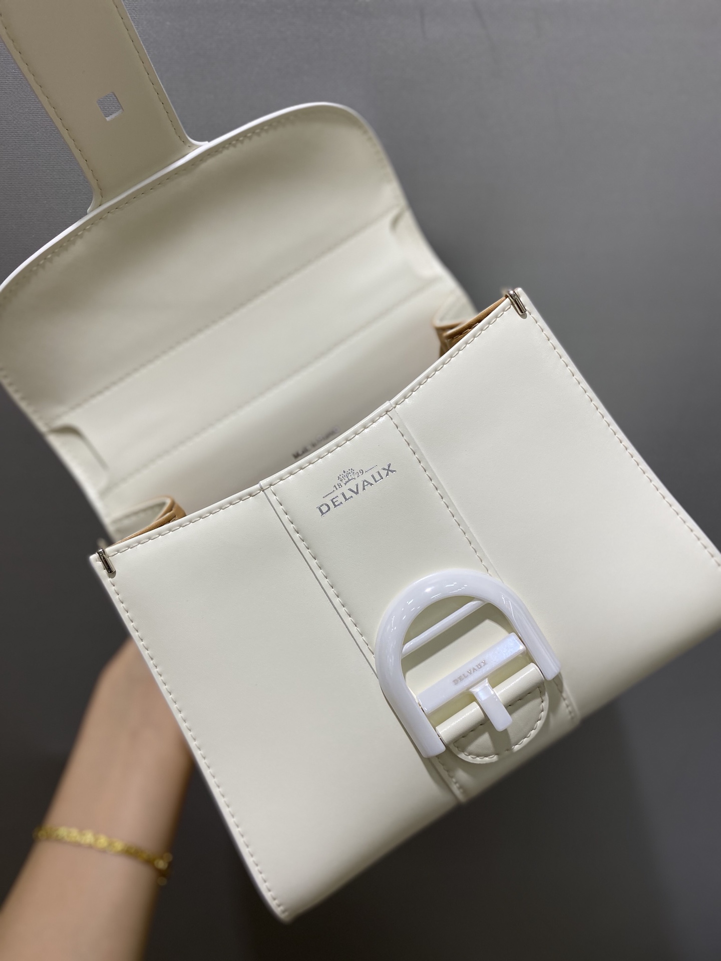 델보 브리앙 MM 박스백 스몰